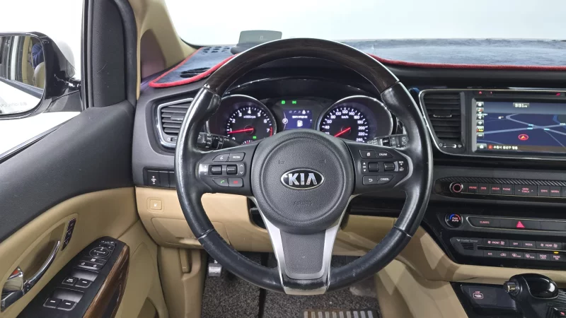 Kia Carnival