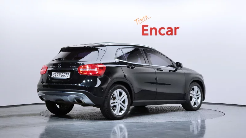 Mercedes-Benz GLA-Class