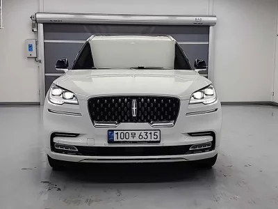 Lincoln AVIATOR