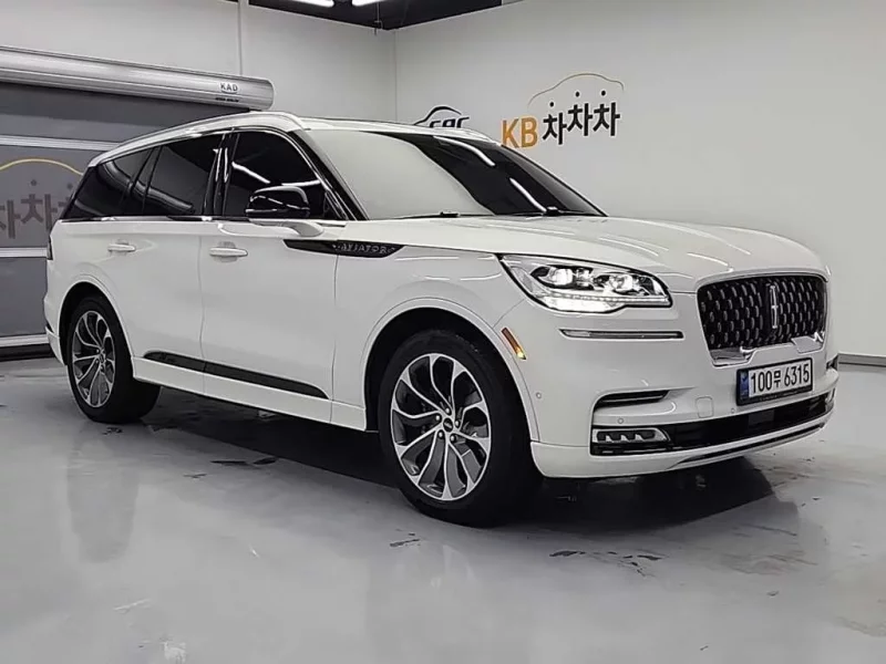 Lincoln AVIATOR