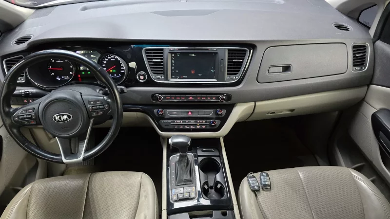 Kia Carnival