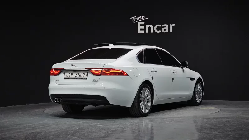 Jaguar XF
