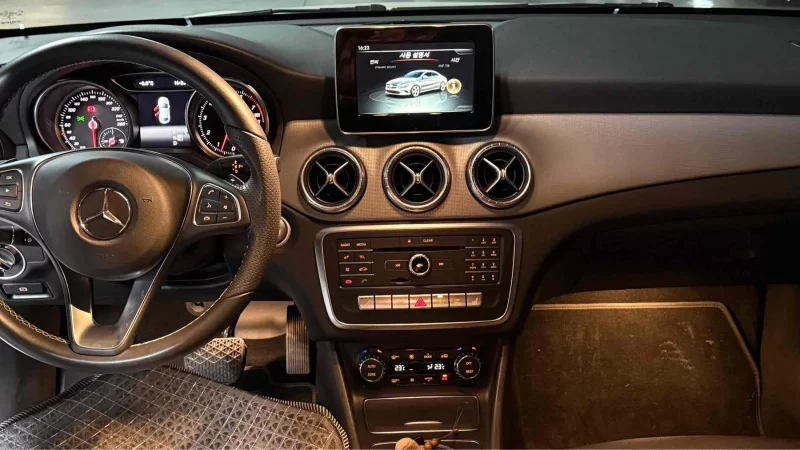 Mercedes-Benz CLA-Class