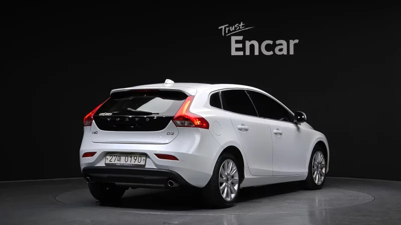 Volvo V40