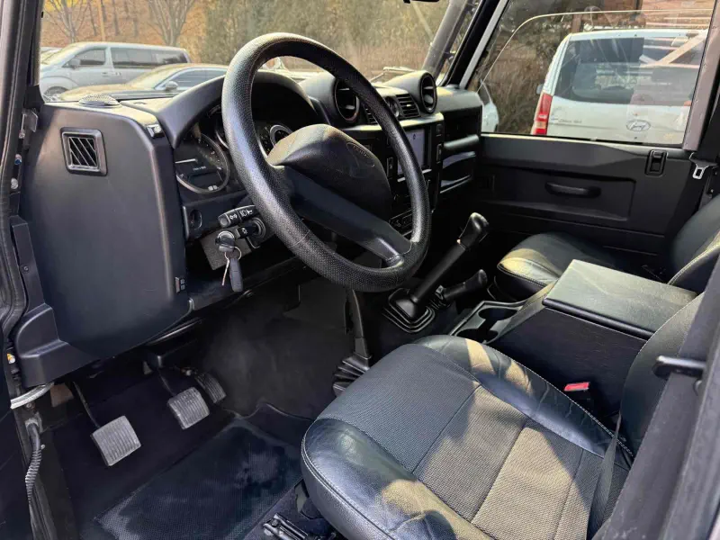 Land Rover Defender