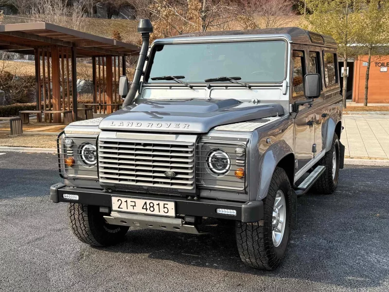 Land Rover DEFENDER