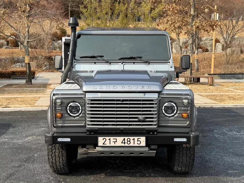 Land Rover DEFENDER