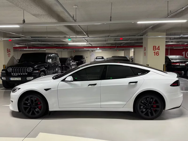 Tesla MODEL S