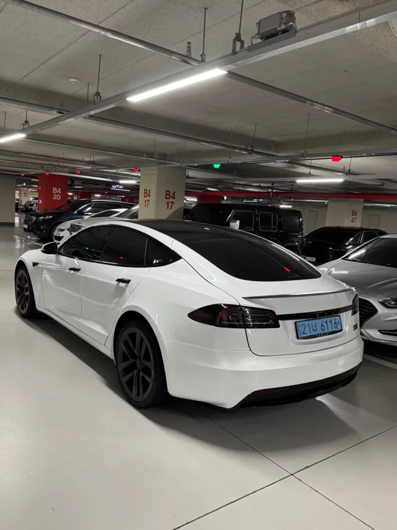Tesla MODEL S