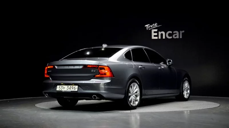 Volvo S90
