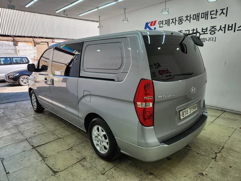 Hyundai Starex