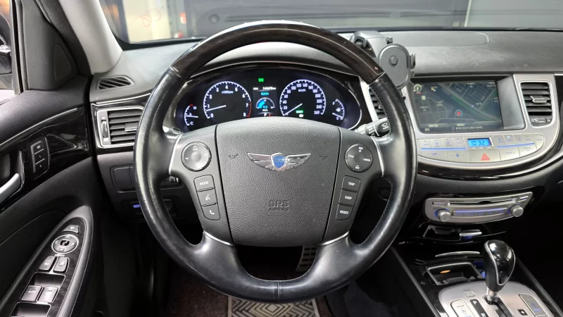 Hyundai Genesis