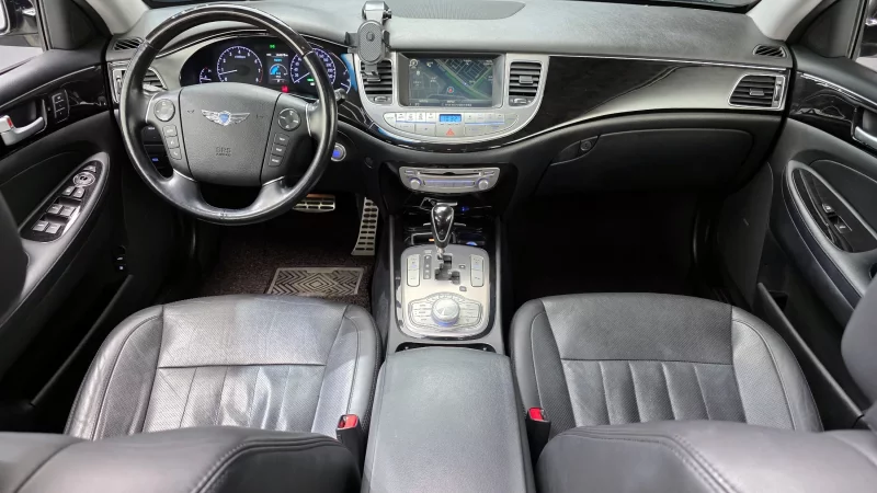 Hyundai Genesis