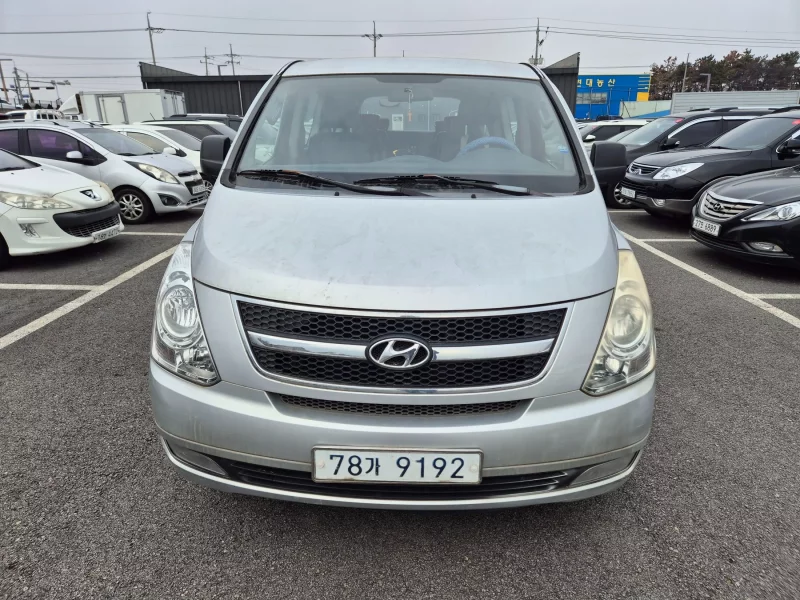 Hyundai Starex