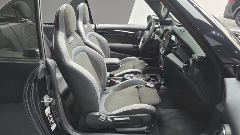 MINI Cooper Convertible