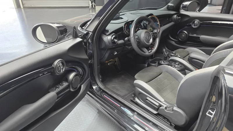 MINI Cooper Convertible