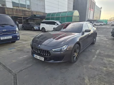 Maserati GHIBLI
