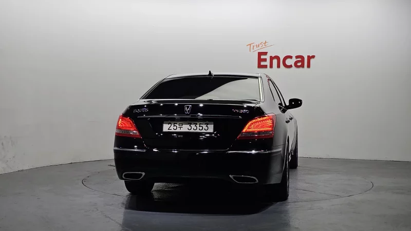 Hyundai Equus