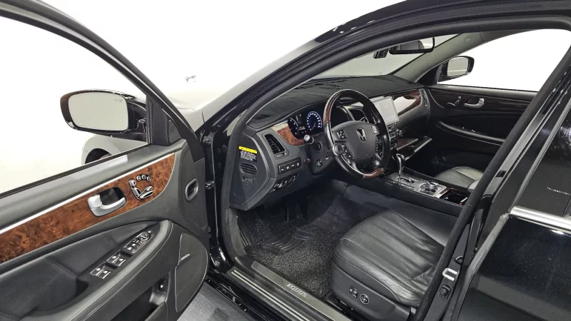 Hyundai Equus