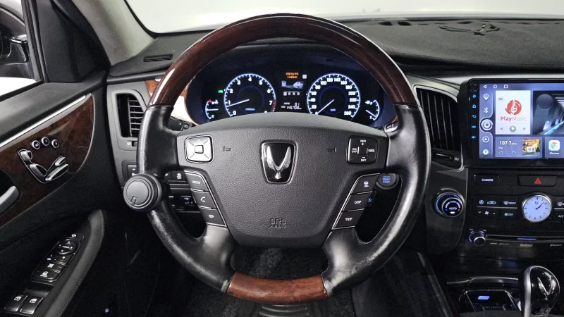 Hyundai Equus