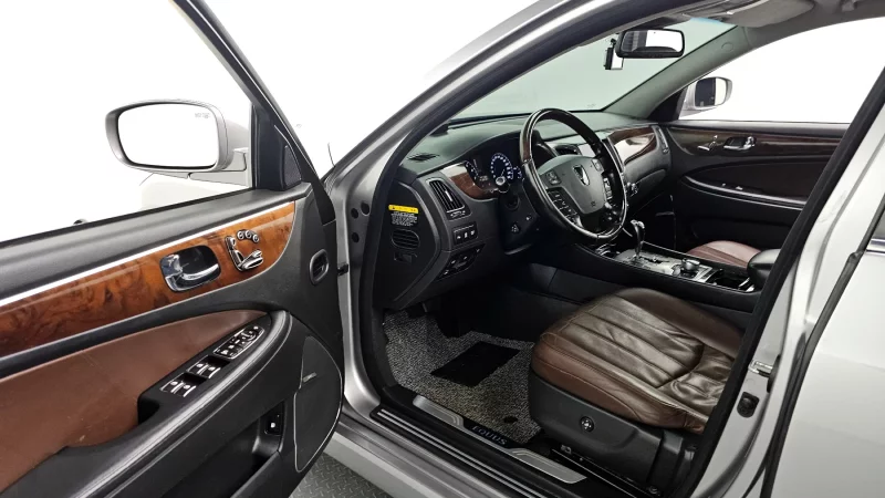Hyundai Equus