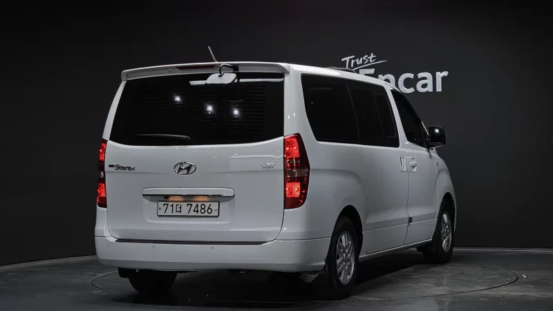 Hyundai Starex