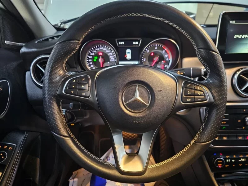 Mercedes-Benz GLA-Class