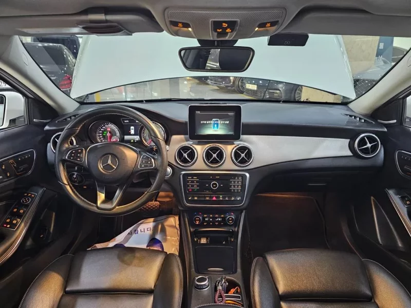 Mercedes-Benz GLA-Class