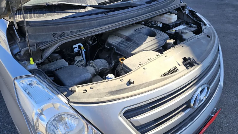 Hyundai Starex