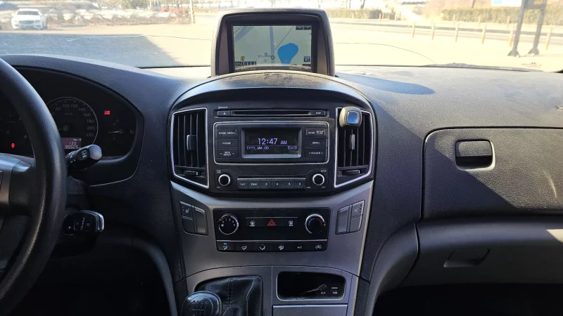 Hyundai Starex