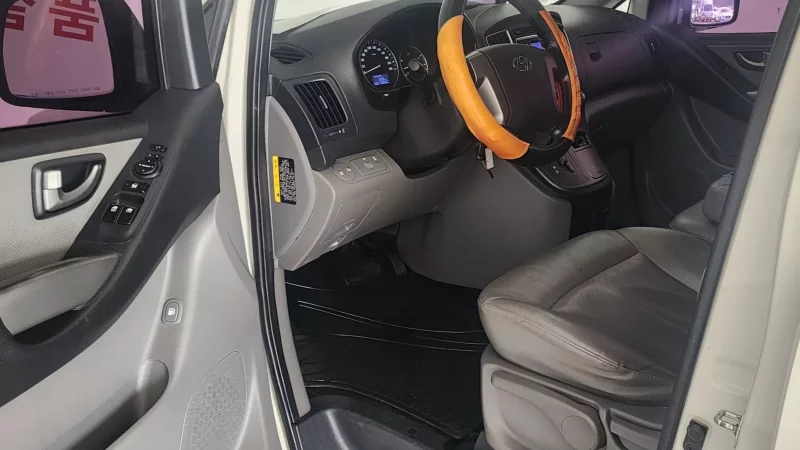 Hyundai Grand Starex