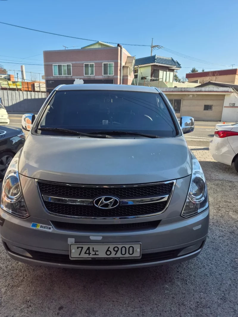 Hyundai Starex