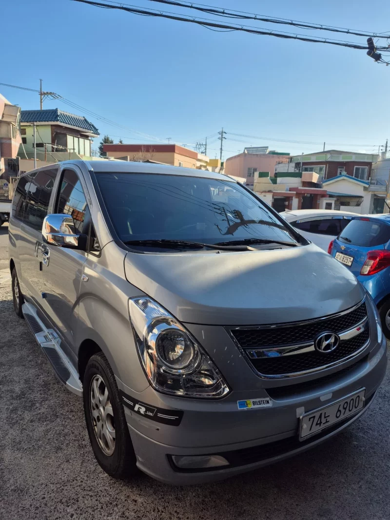 Hyundai Starex