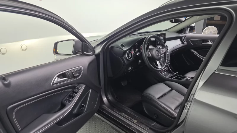 Mercedes-Benz GLA-Class