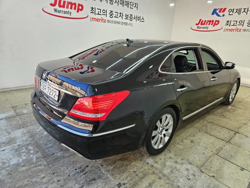 Hyundai Equus