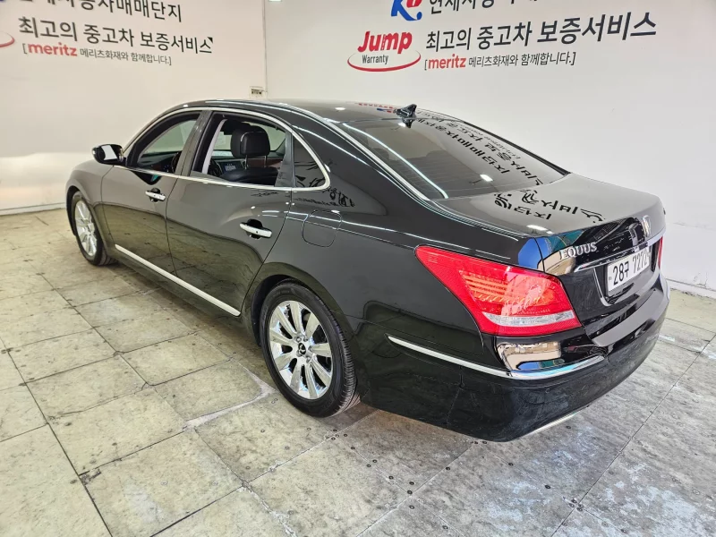 Hyundai Equus