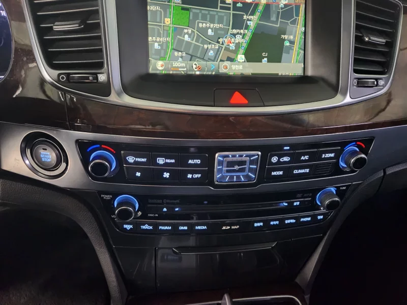 Hyundai Equus