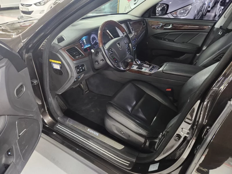 Hyundai Equus