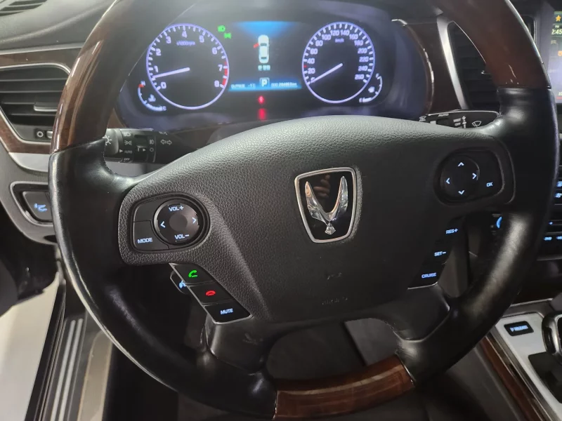 Hyundai Equus