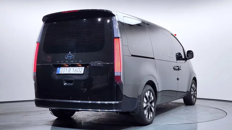 Hyundai Staria