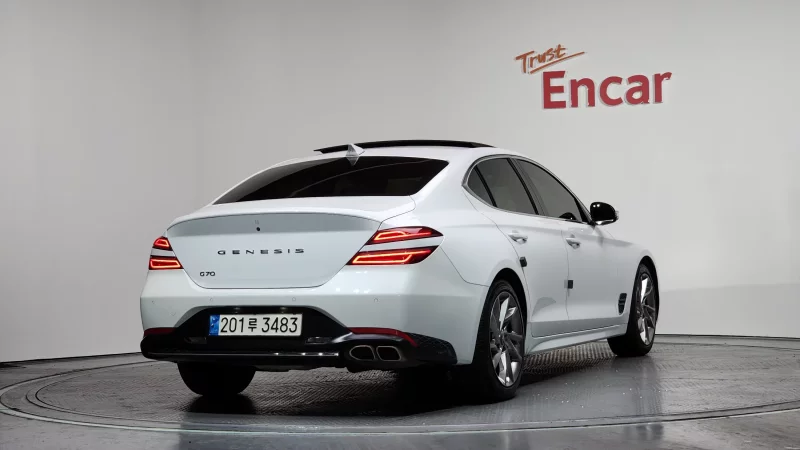 Genesis G70