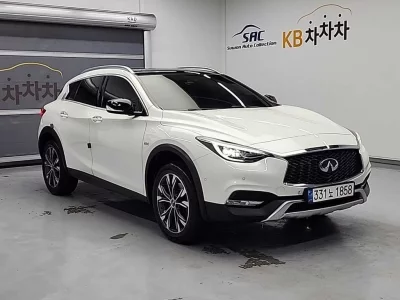 Infiniti QX30