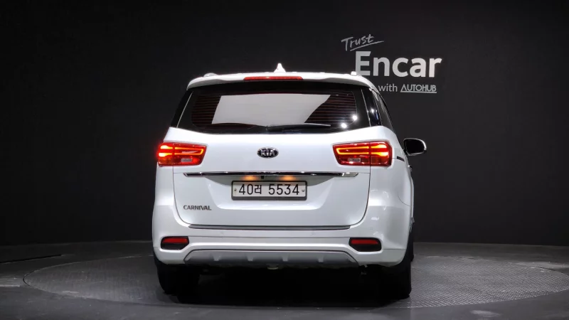 Kia Carnival