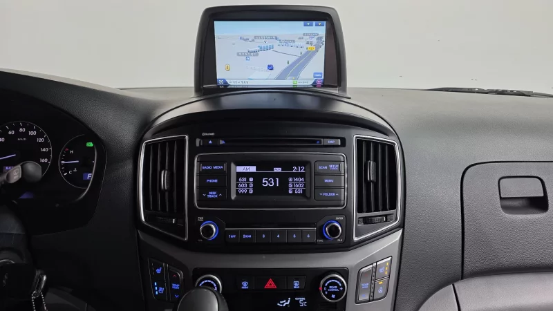Hyundai Starex
