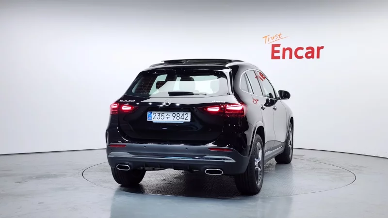 Mercedes-Benz GLA-Class