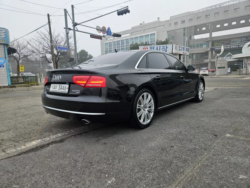 Audi A8