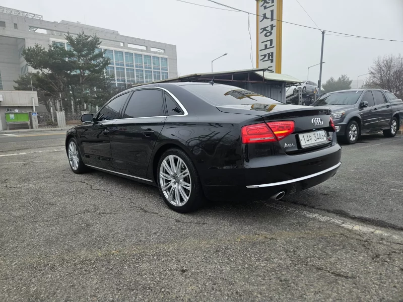 Audi A8