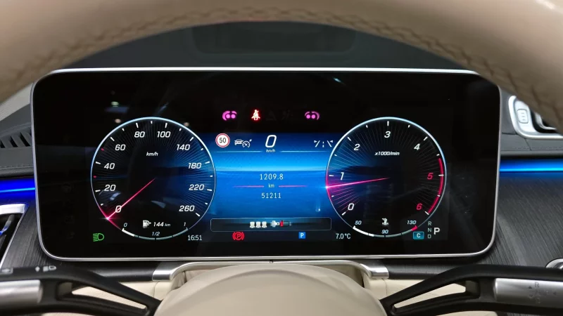 Mercedes-Benz S-Class