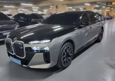 BMW i7