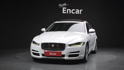 Jaguar XE